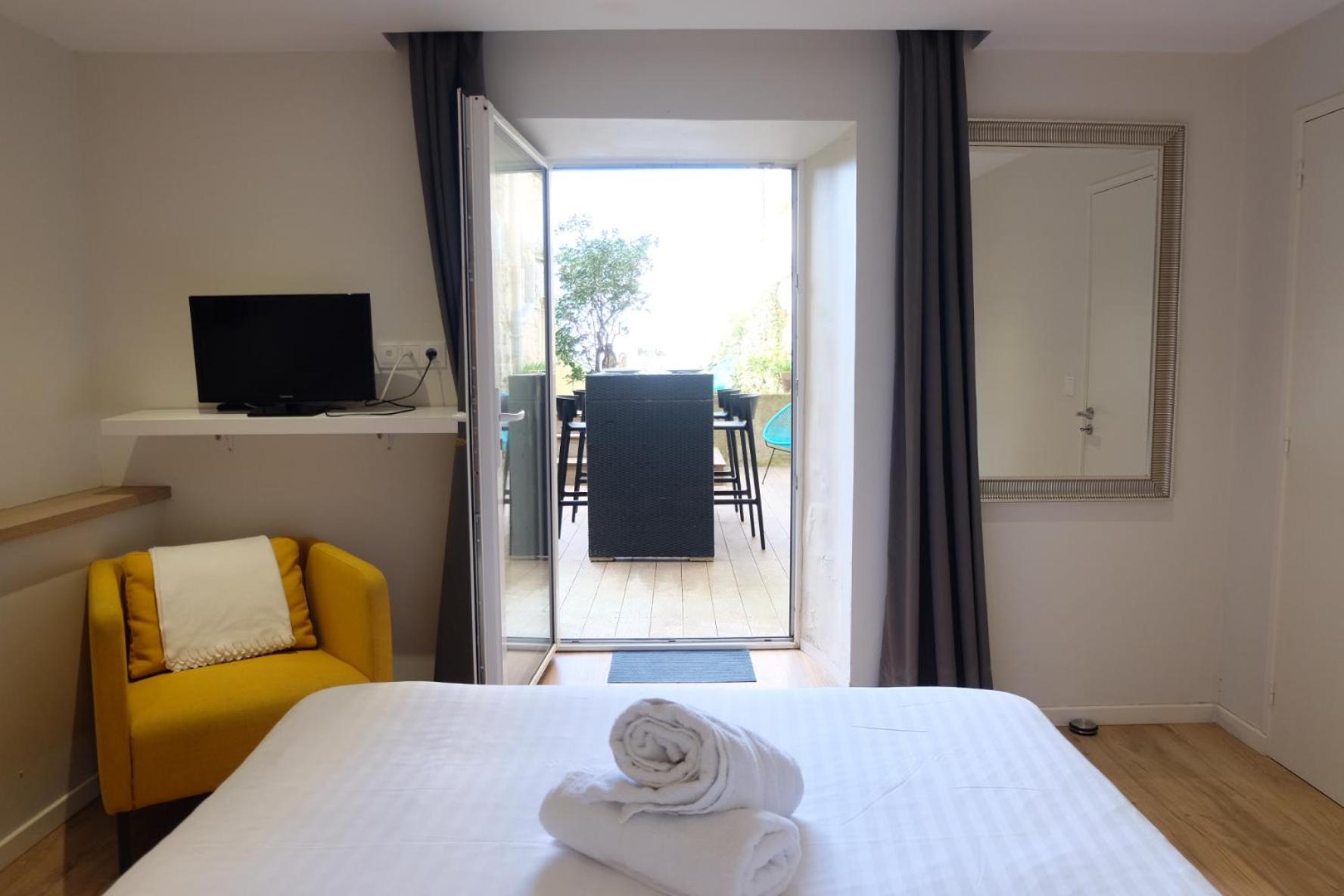 Magnifique Appartement Avec Terrasse, Parking Et Vue Sur L'Ocean Pour 5 比亚里茨 外观 照片