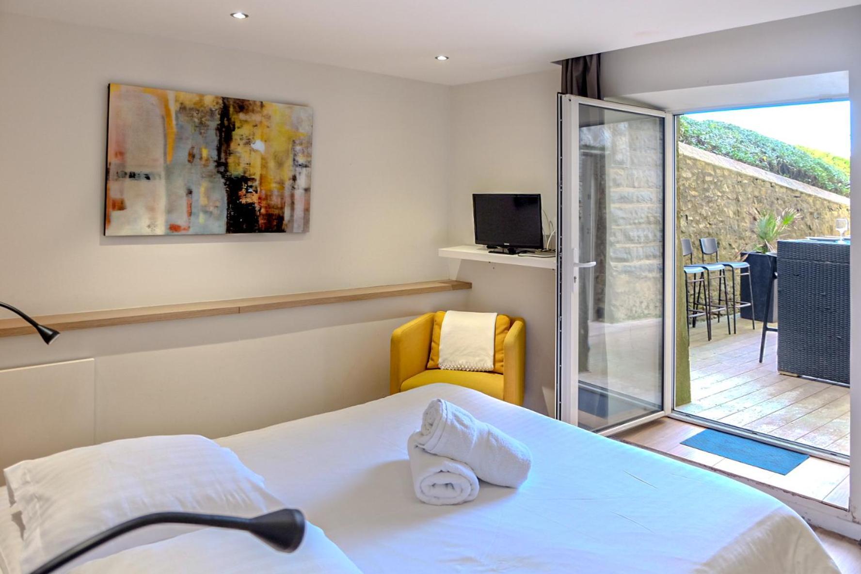Magnifique Appartement Avec Terrasse, Parking Et Vue Sur L'Ocean Pour 5 比亚里茨 外观 照片