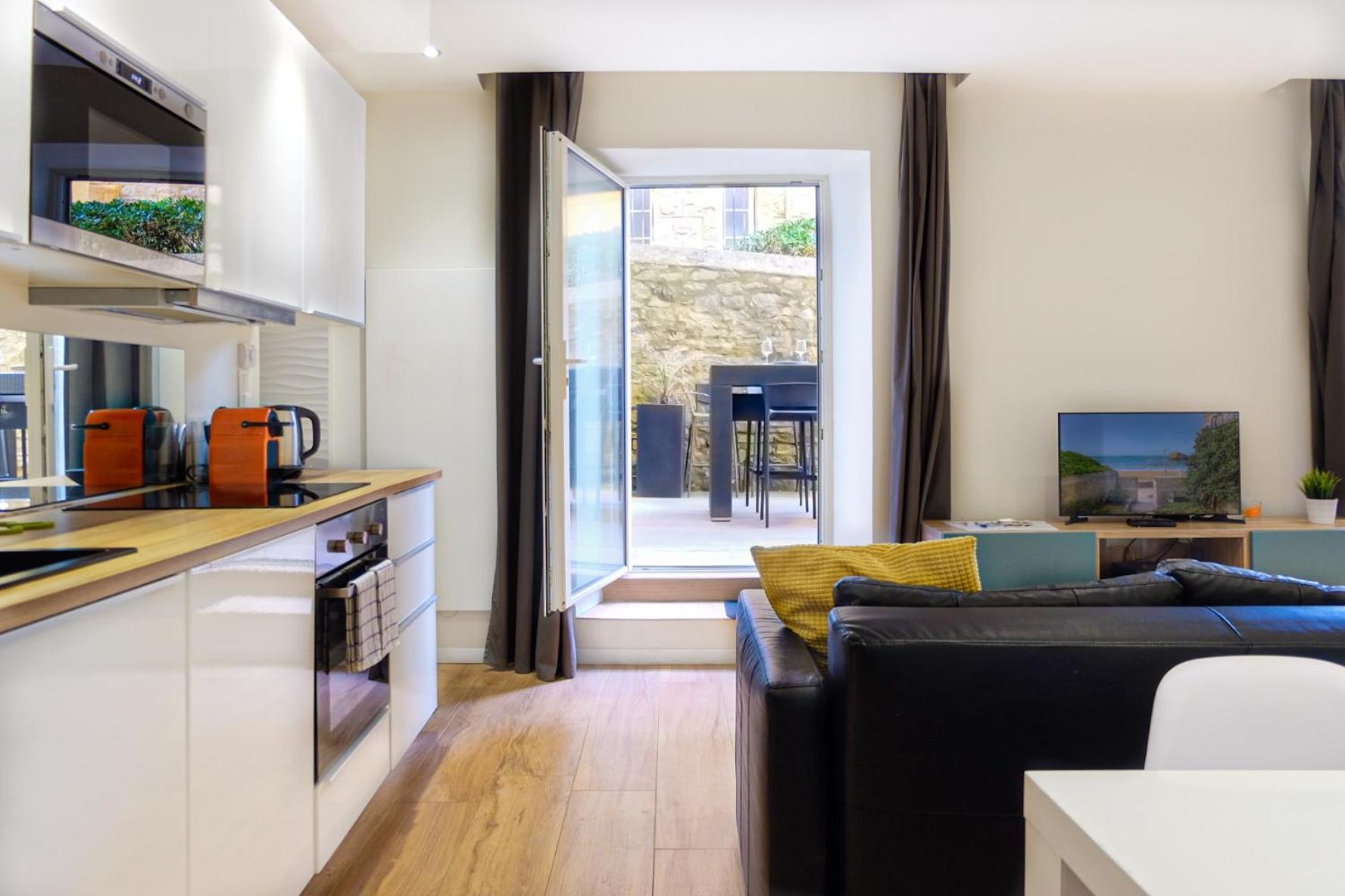 Magnifique Appartement Avec Terrasse, Parking Et Vue Sur L'Ocean Pour 5 比亚里茨 外观 照片