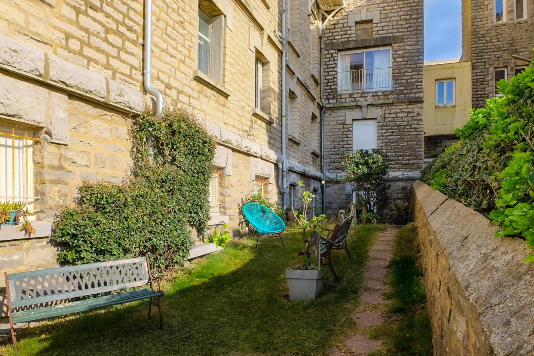 Magnifique Appartement Avec Terrasse, Parking Et Vue Sur L'Ocean Pour 5 比亚里茨 外观 照片