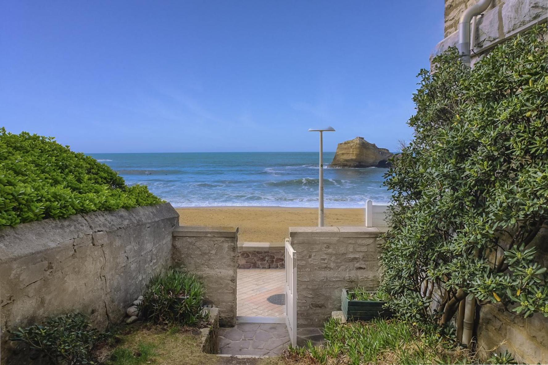 Magnifique Appartement Avec Terrasse, Parking Et Vue Sur L'Ocean Pour 5 比亚里茨 外观 照片